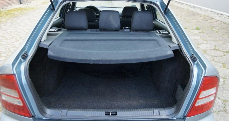Skoda Octavia cena 8900 przebieg: 282997, rok produkcji 2003 z Kwidzyn małe 704